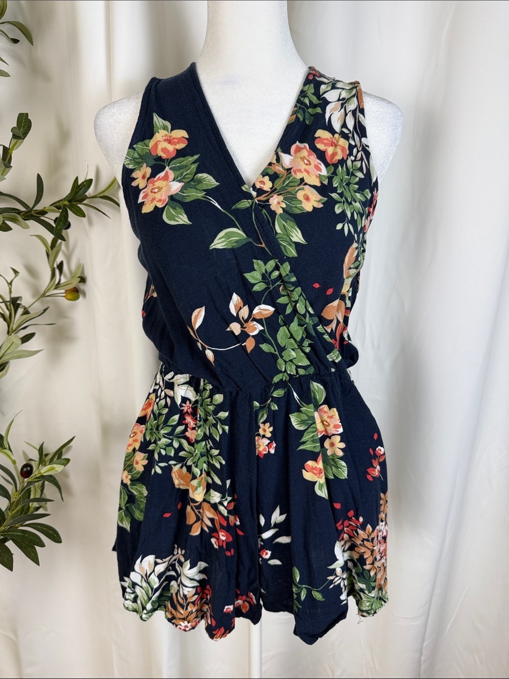 Final Touch Floral Navy Wrap Romper - Women's Sleeveless Jumpsuit Sz S (DJ3)